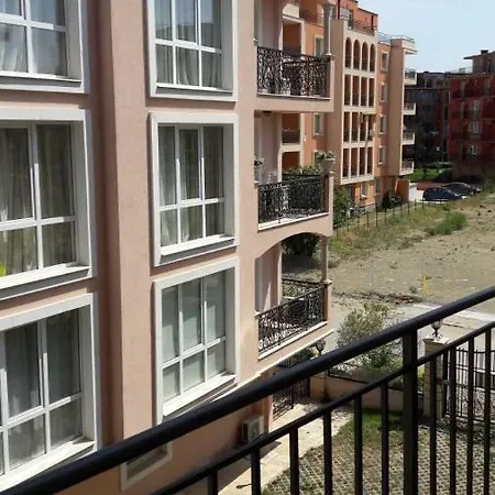 Pollo Apartament شقة ساني بيتش