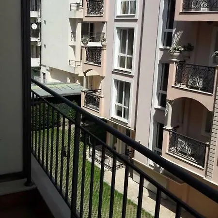 Lägenhet Pollo Apartament *