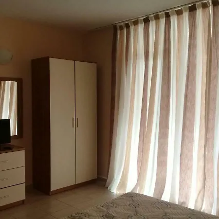 Pollo Apartament Lägenhet *